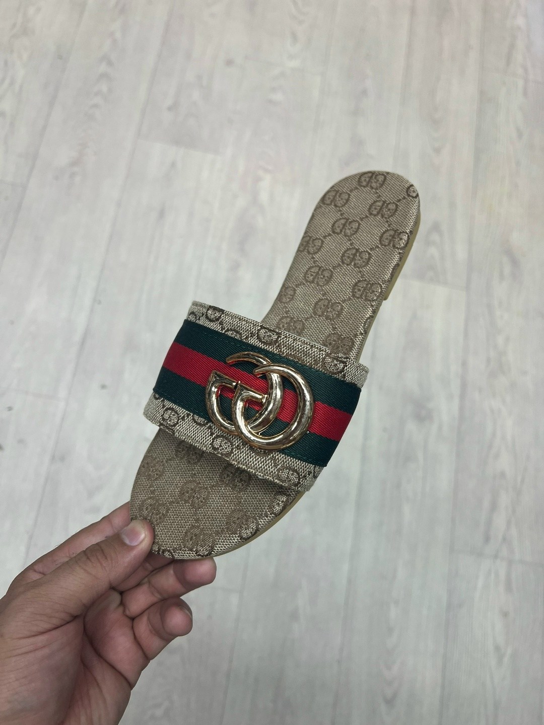 ,сланцы gucci,сандалии gucci,шлепанцы gucci,сандалии