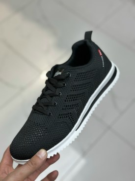 Кроссовки
