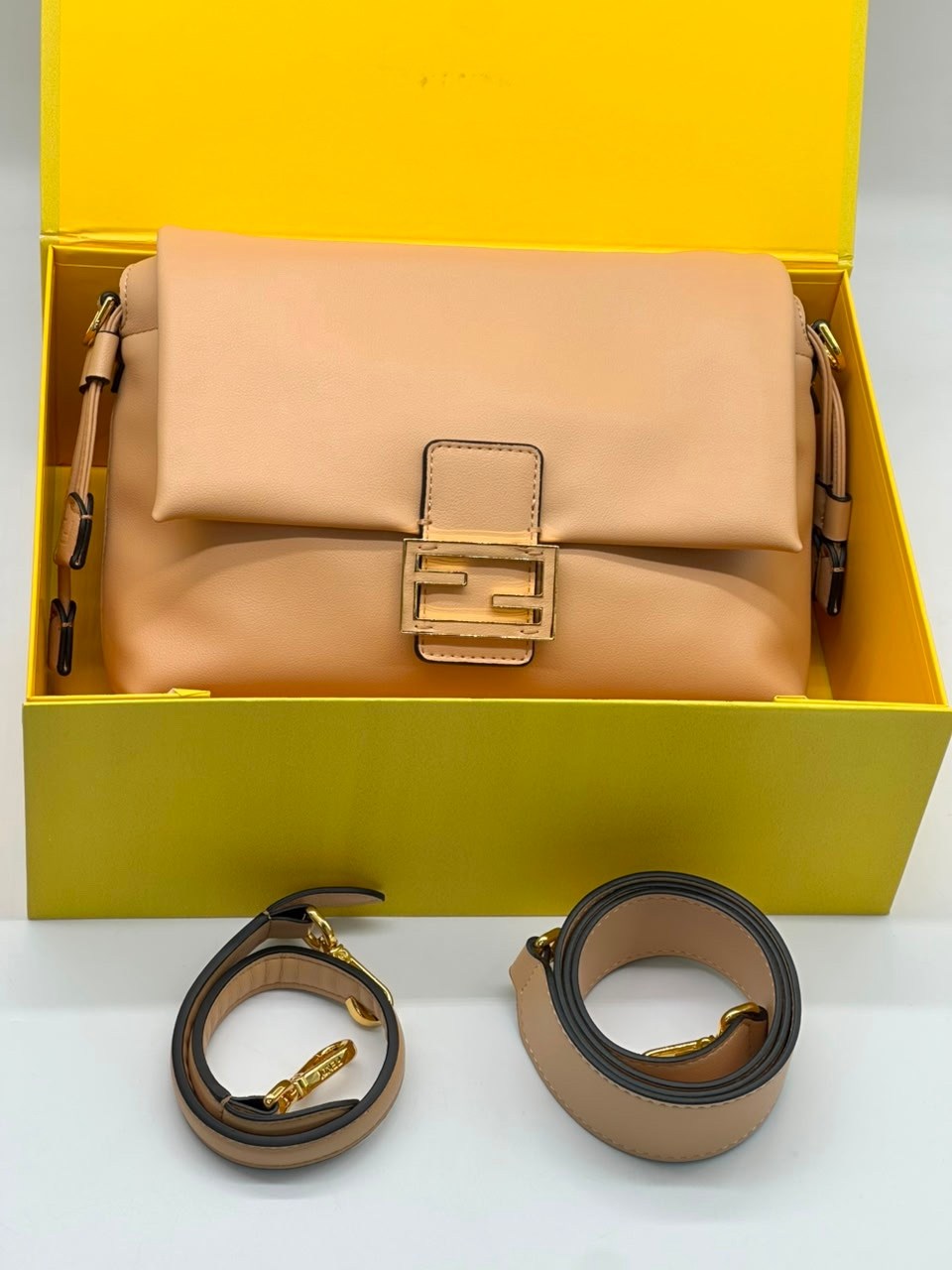 fendi сумка,сумка женская fendi,fendi сумка на плечо,сумка фенди,люкс сумка