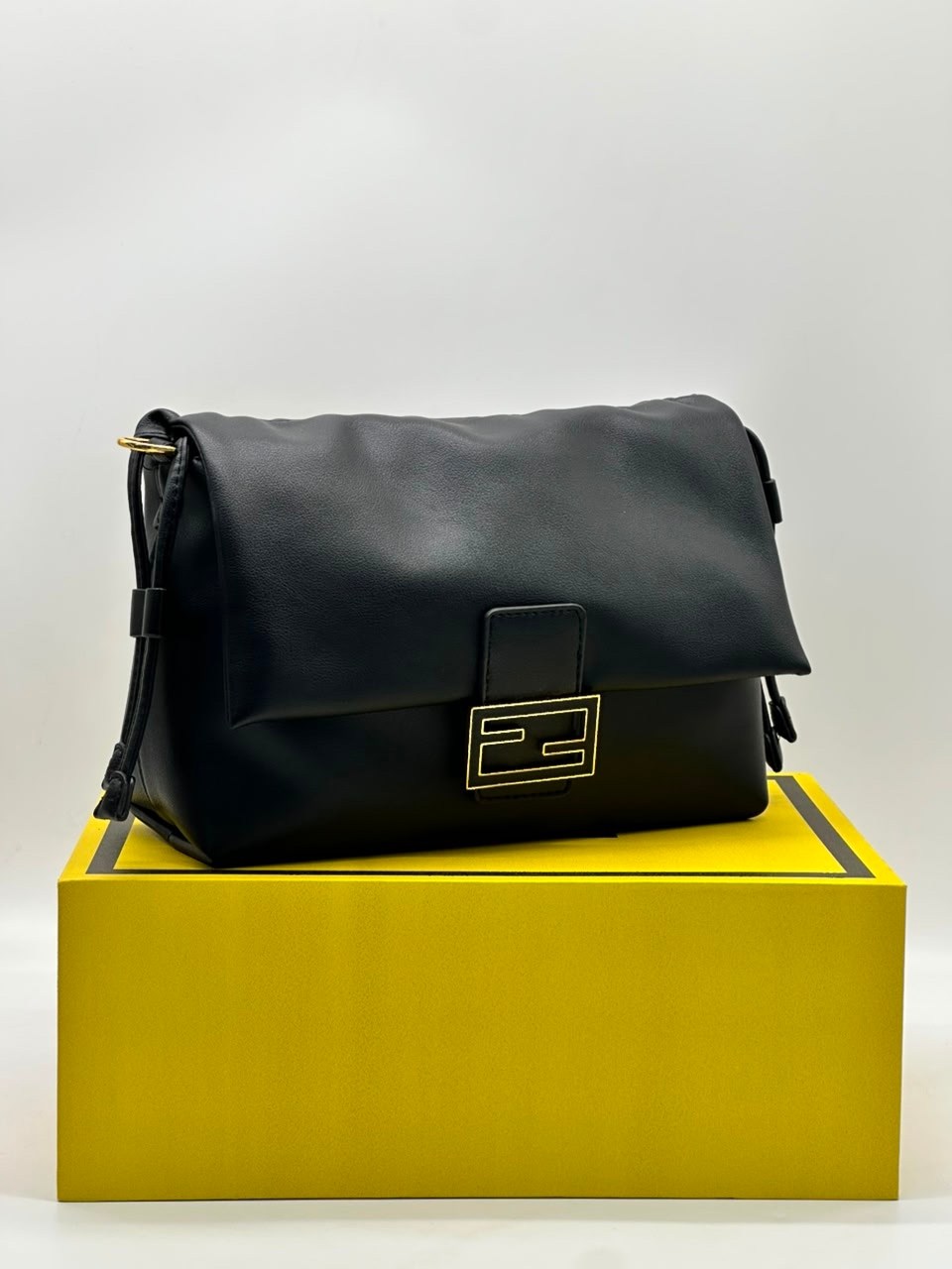 сумка fendi,женская сумка fendi,сумка fendi baguette,сумка на плечо fendi,fendi сумка багет