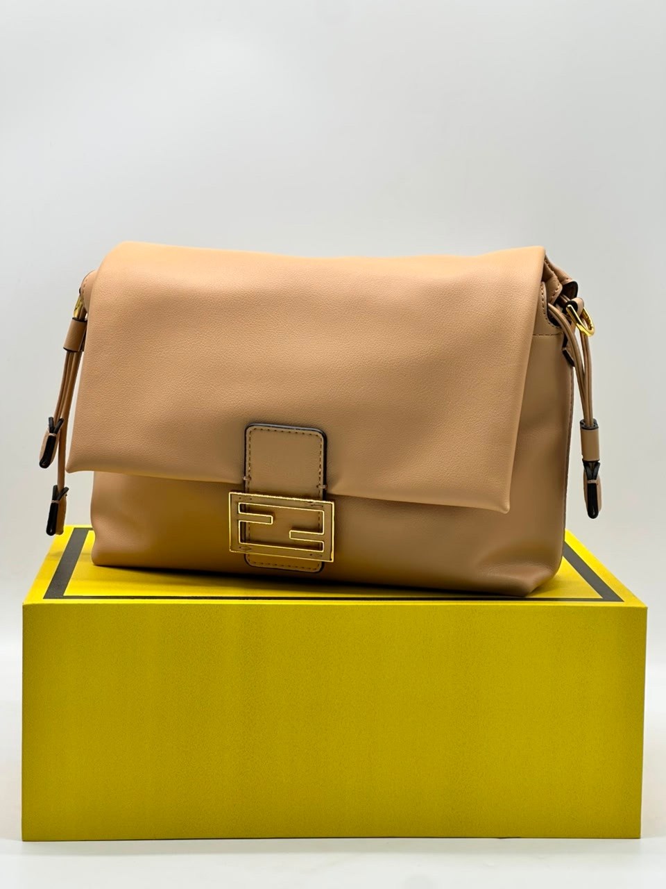 сумка fendi,женская сумка fendi,сумка fendi baguette,сумка на плечо fendi,fendi сумка багет