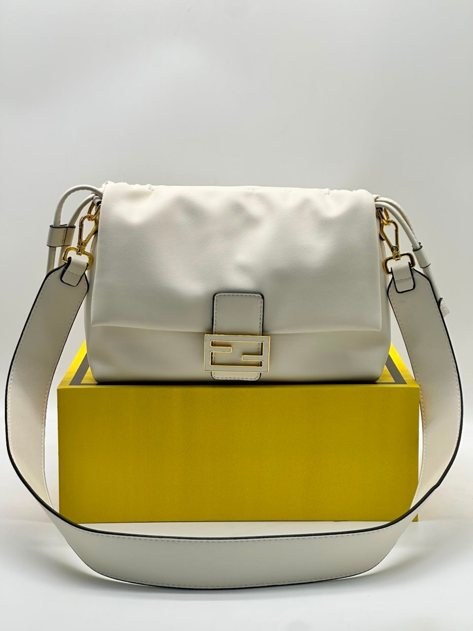 сумка fendi,женская сумка fendi,сумка fendi baguette,сумка на плечо fendi,fendi сумка багет