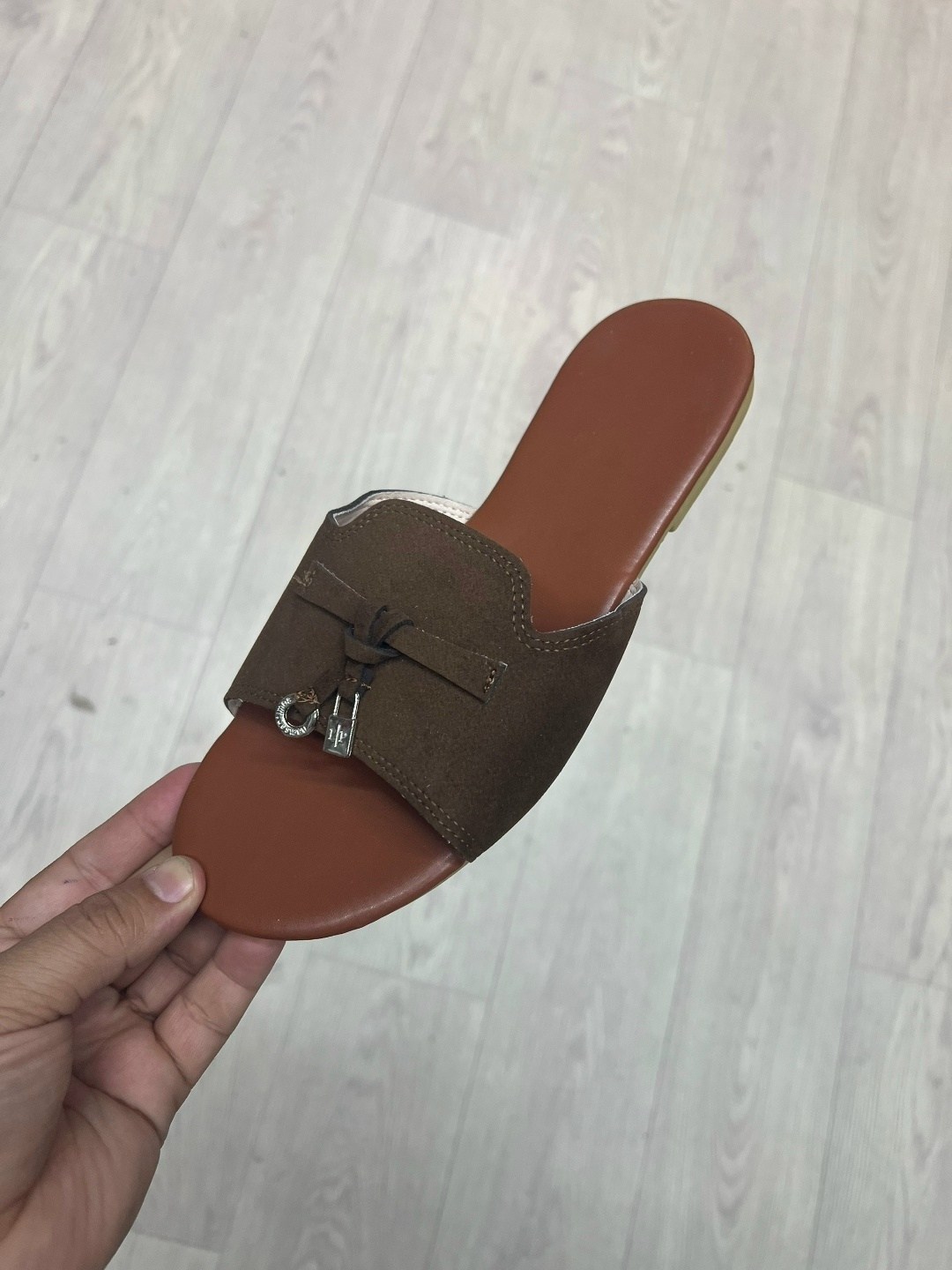 ,сланцы gucci,сандалии gucci,шлепанцы gucci,сандалии