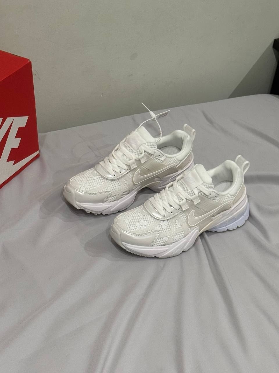 кроссовки nike женские,nike v2k run женские беговые кроссовки,кроссовки nike,кроссовки,nike розовые кроссовки