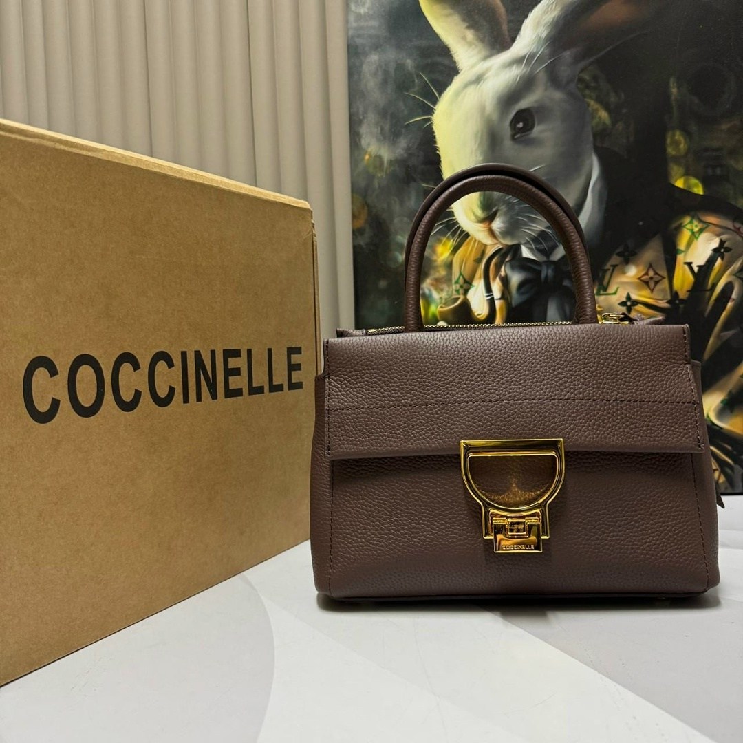 сумка coccinelle arlettis,сумка coccinelle,сумка женская coccinelle,coccinelle сумка coccinelle натуральная кожа,женская бежевая сумка arlettis mini coccinelle