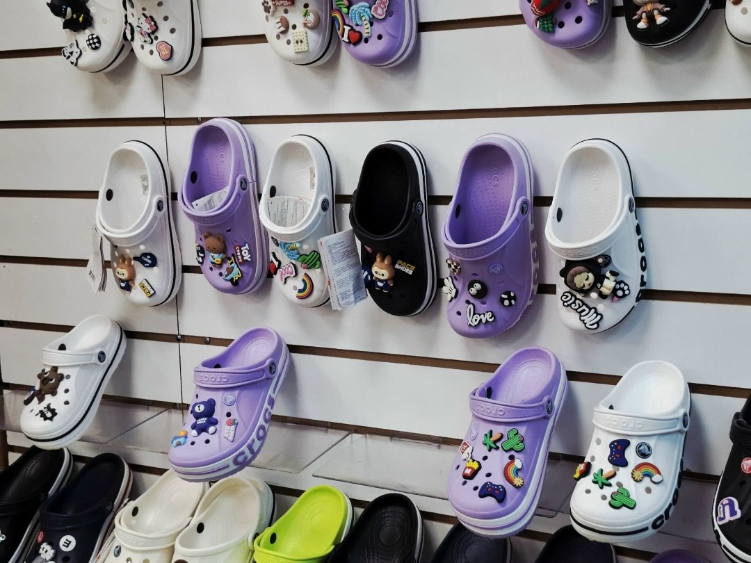 crocs jibbitz charms,crocs classic clog,джибитсы крокс,,украшения для кроксов