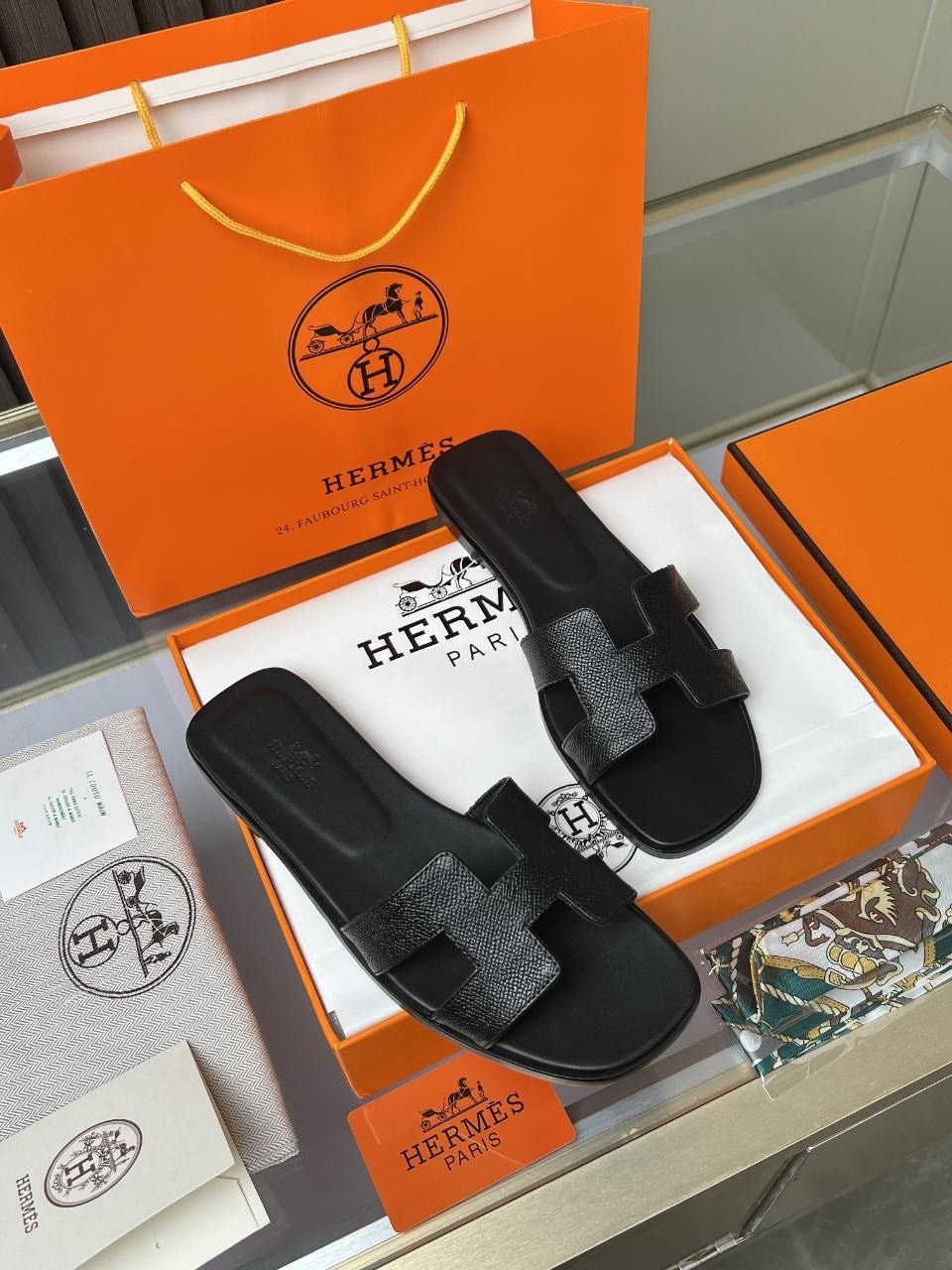 шлепанцы hermes,шлепки hermes 2026,шлепки hermes женские,шлепки хермес оран,шлепки hermes