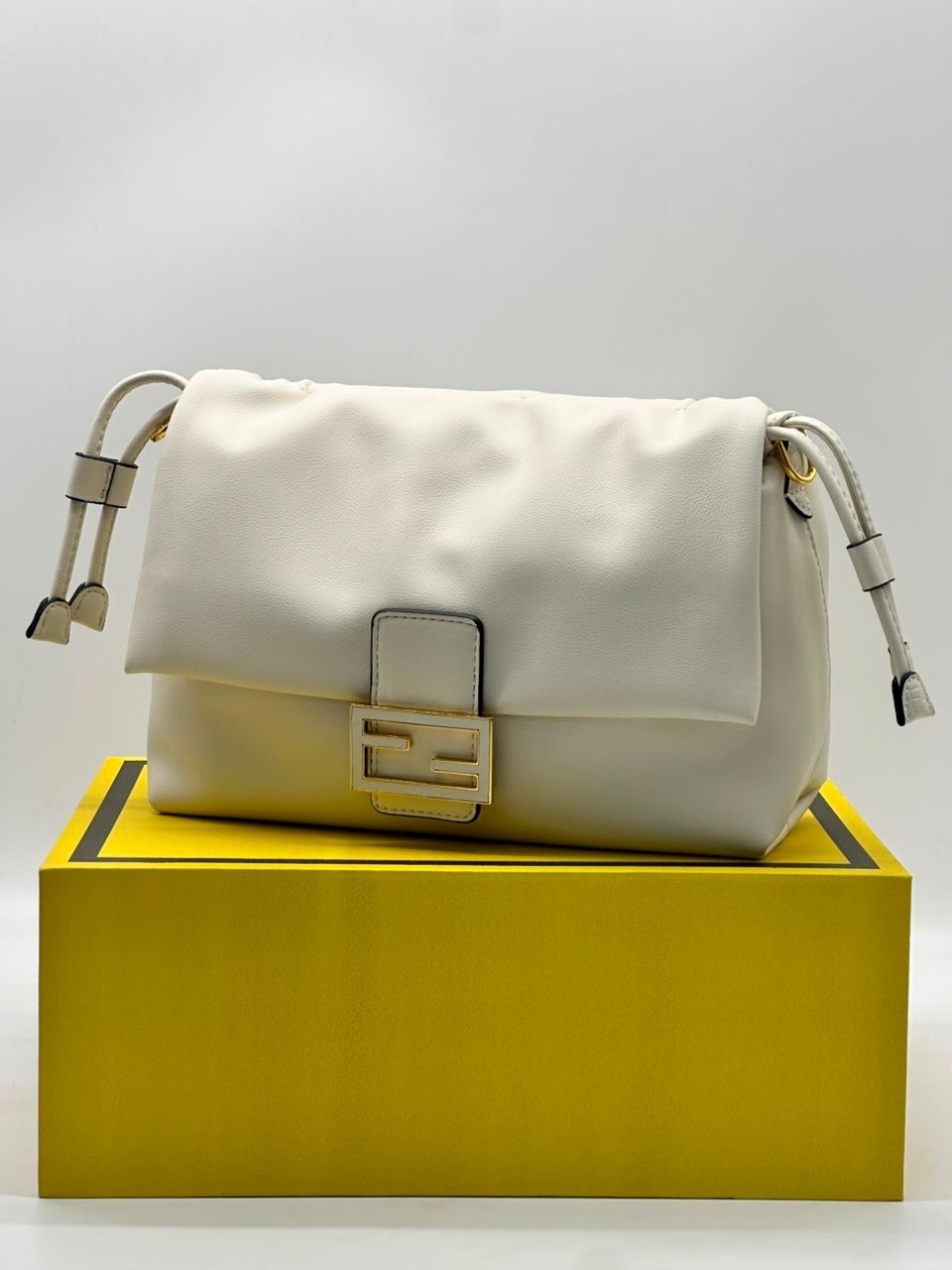 fendi сумка,сумка женская fendi,fendi сумка на плечо,сумка фенди,люкс сумка