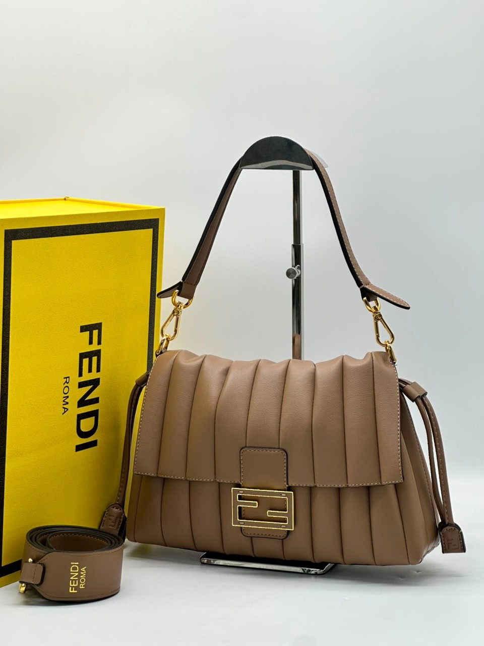 сумка fendi,женская сумка fendi,сумка fendi baguette,сумка фенди оригинал,сумка фенди