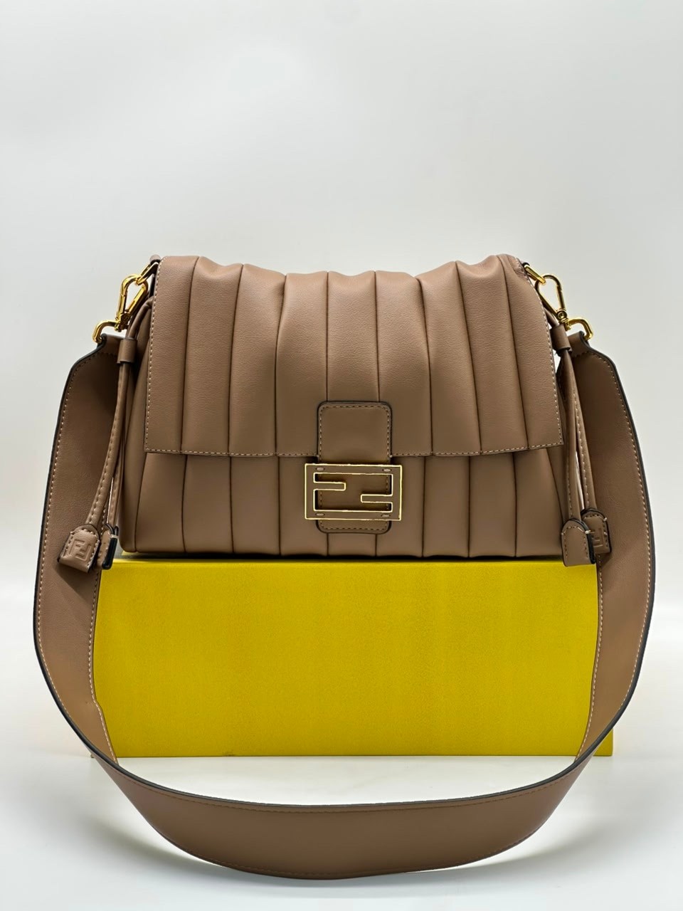 fendi сумка,женская сумка fendi,сумка fendi baguette,сумка,сумка багет fendi