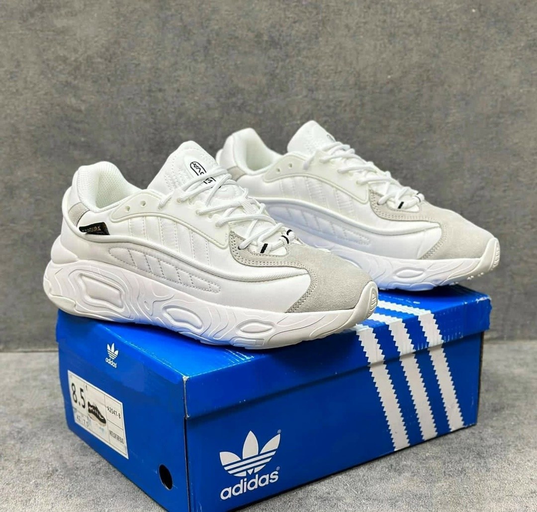 бежевые кроссовки адидас мужские ozweego,кроссовки,кроссовки adidas,кроссовки мужские adidas,кроссовка мужской