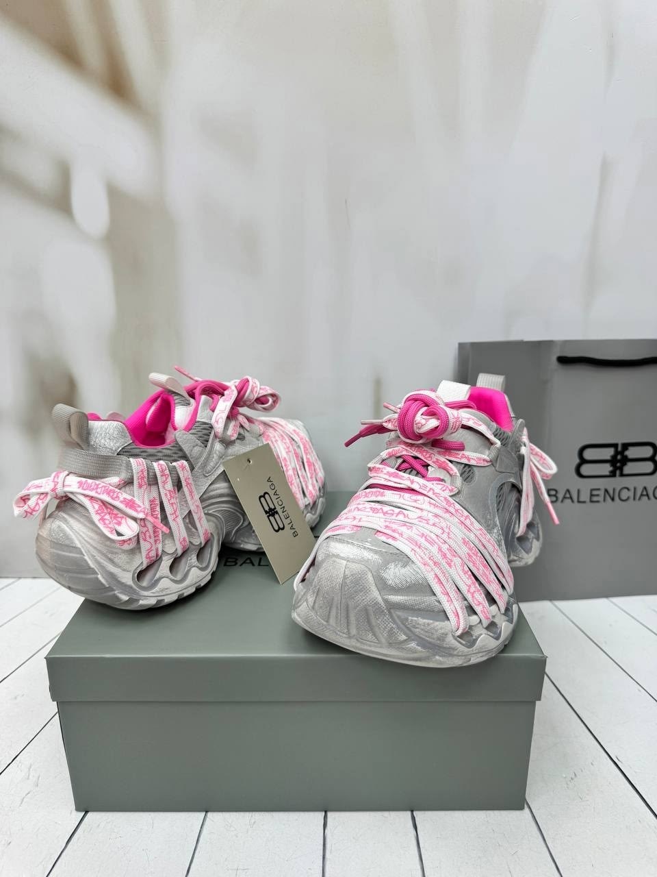 кроссовки женские balenciaga,кроссовки balenciaga,женские кроссовки balenciaga 3xl серебристые с розовым,кроссовки ,женские кроссовки balenciaga 3xl