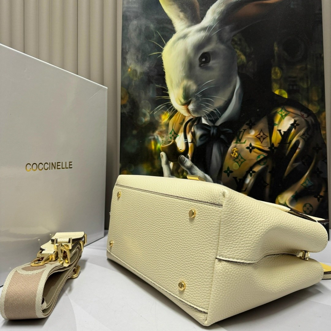 coccinelle сумка,сумка coccinelle arlettis,женская сумка coccinelle,сумка coccinelle маленькая,сумка coccinelle arlettis mini