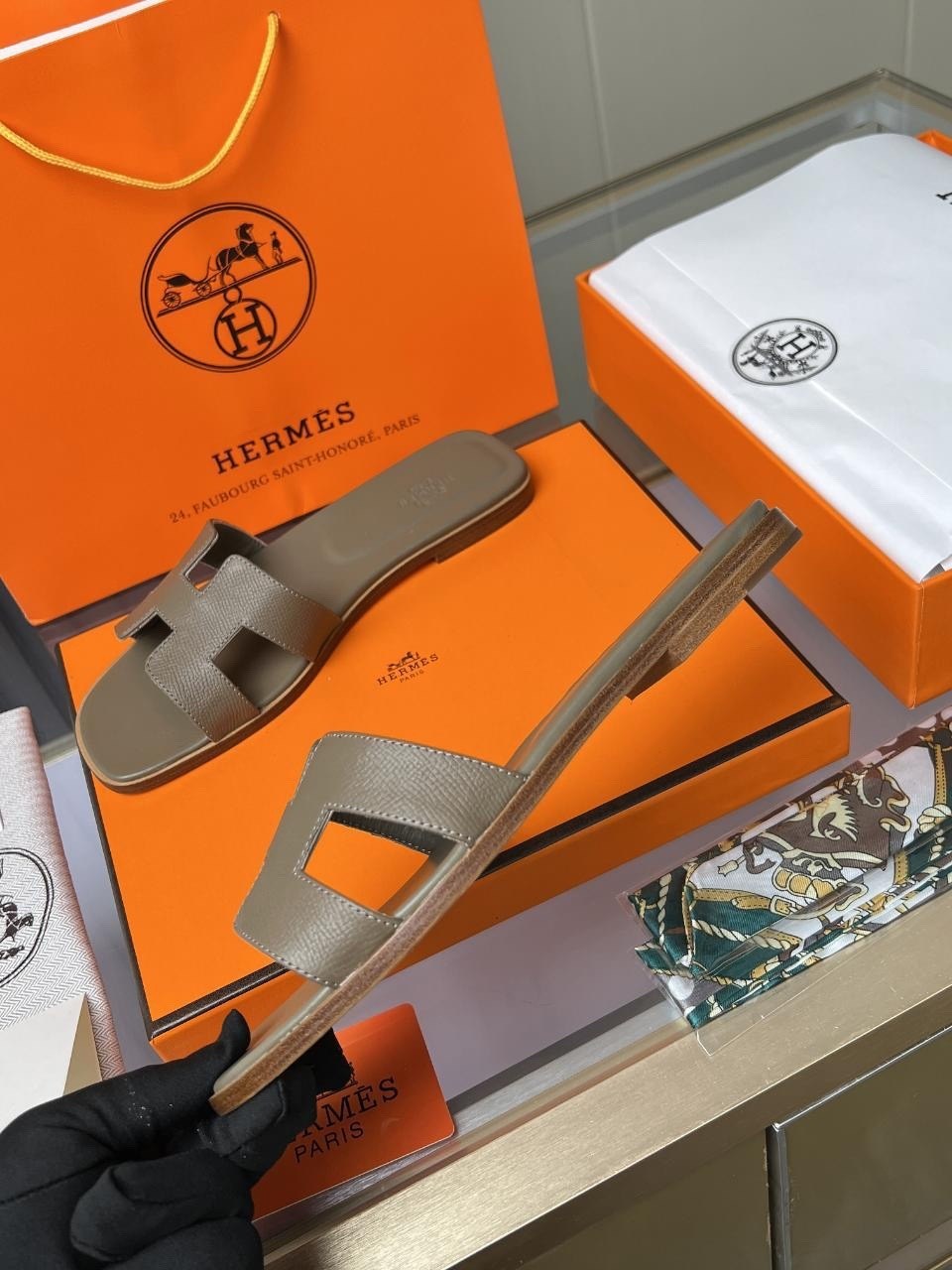 шлепанцы hermes,шлепки hermes 2026,шлепки hermes женские,шлепки хермес оран,шлепки hermes