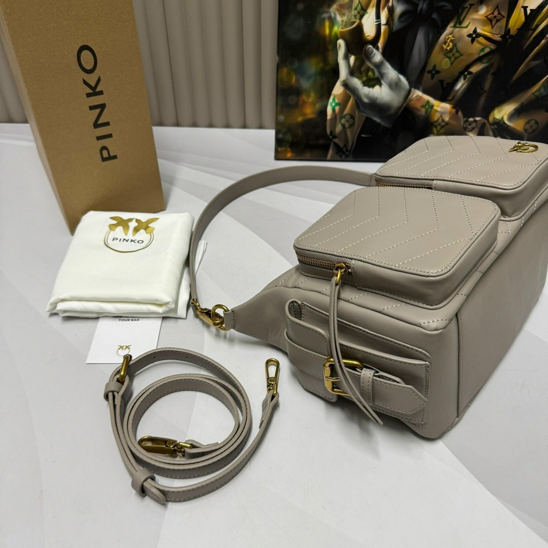 сумка pinko,сумка женская pinko,pinko сумка седло на плечо,pinko сумка на плечо,сумка