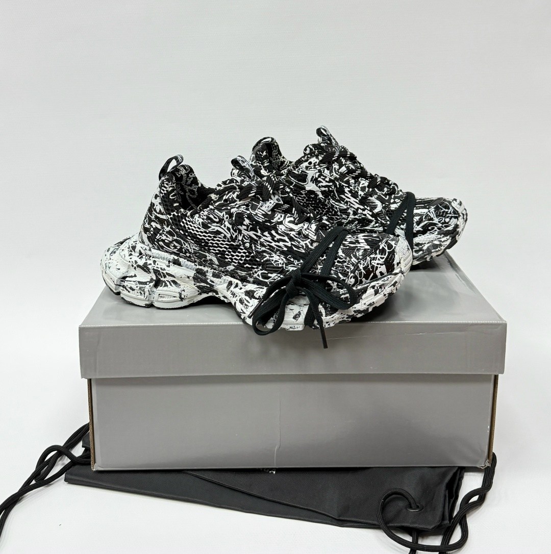 кроссовки balenciaga phantom sneaker 3xl,кроссовки balenciaga,кроссовки balenciaga track sneaker 'graffiti - white black',женские кроссовки balenciaga,balenciaga кроссовки graffiti track черный