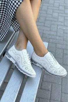 Кроссовки