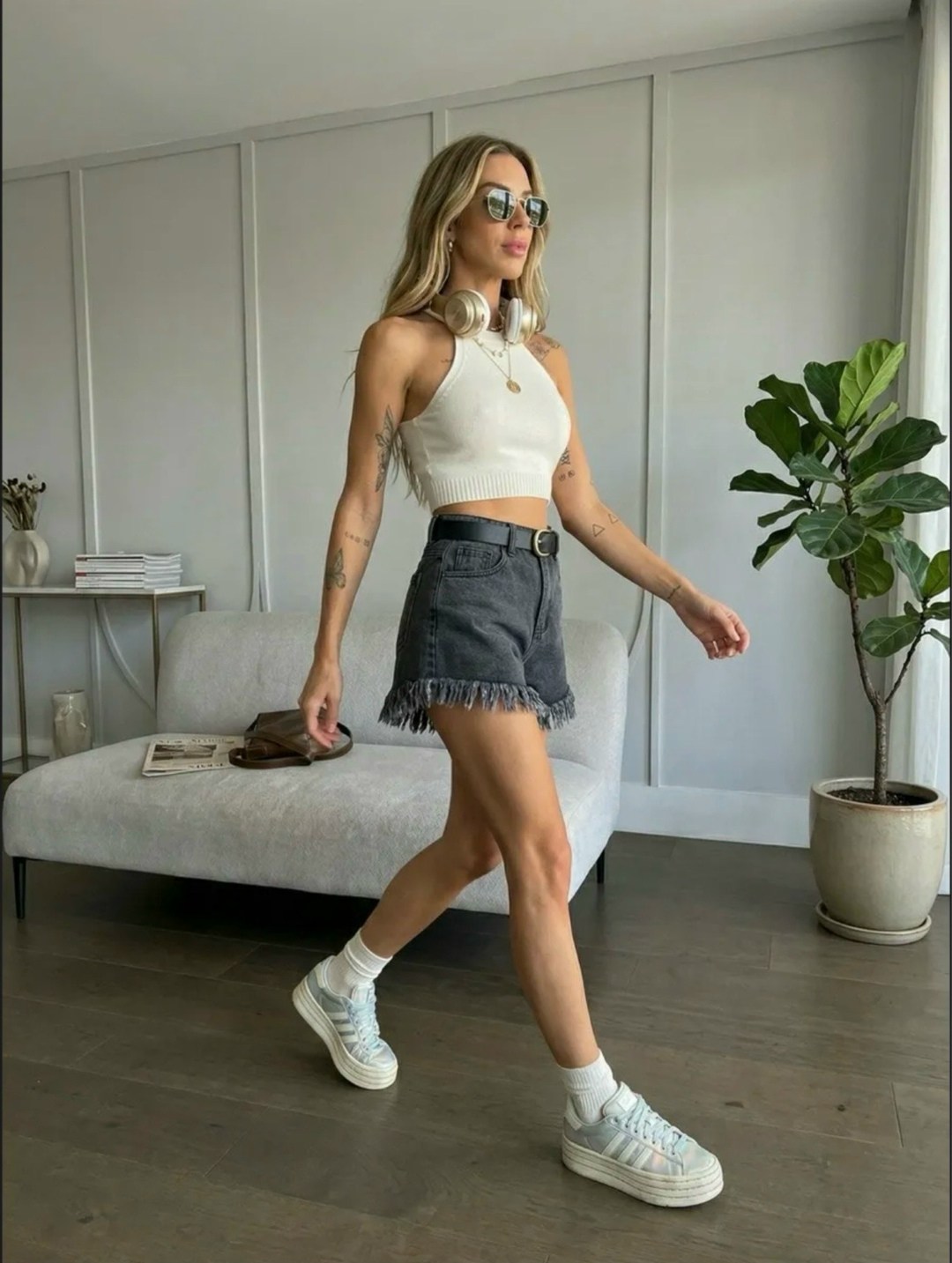 leticia longati,девушка,denim shorts,джинсовые шорты,leticia santillan