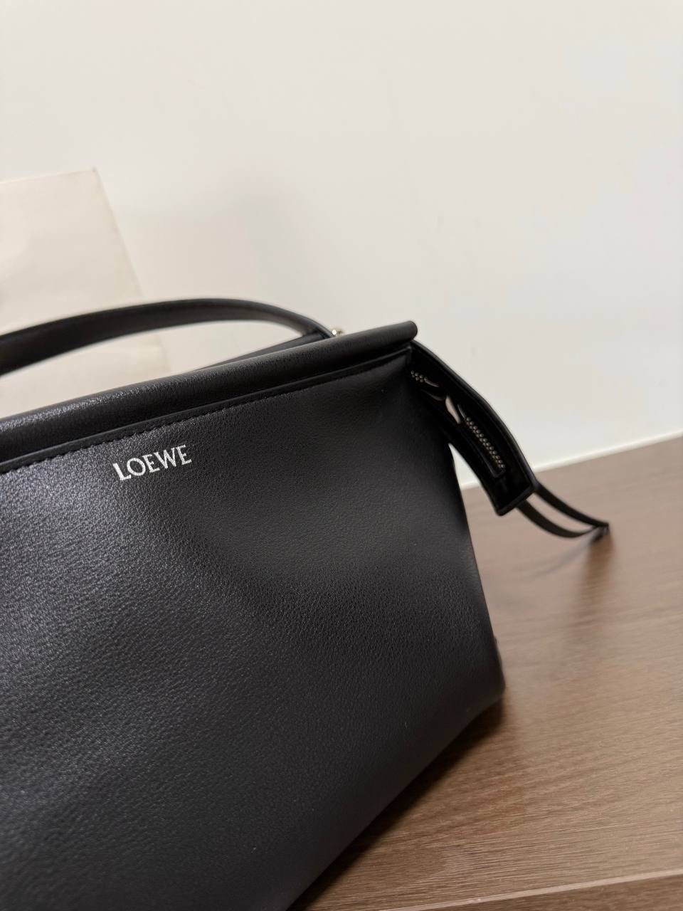 loewe сумка,loewe сумка на плечо,loewe сумка черная женская,сумка,loewe сумка хобо на плечо