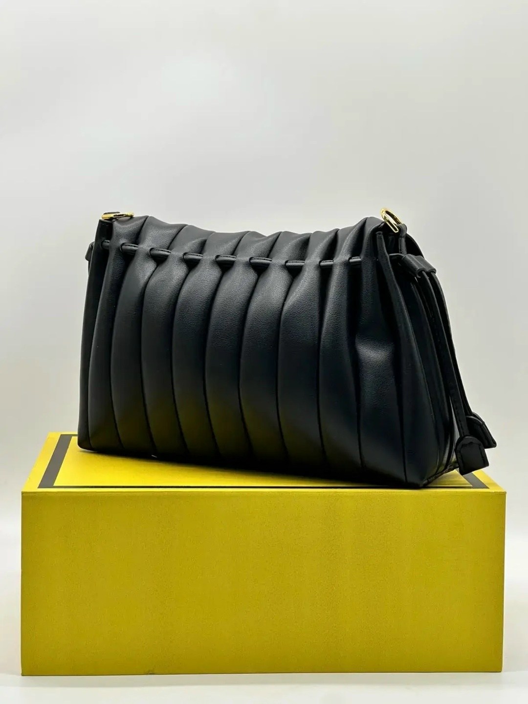 сумка fendi,женская сумка fendi,сумка fendi baguette,сумка фенди,fendi сумка fendi