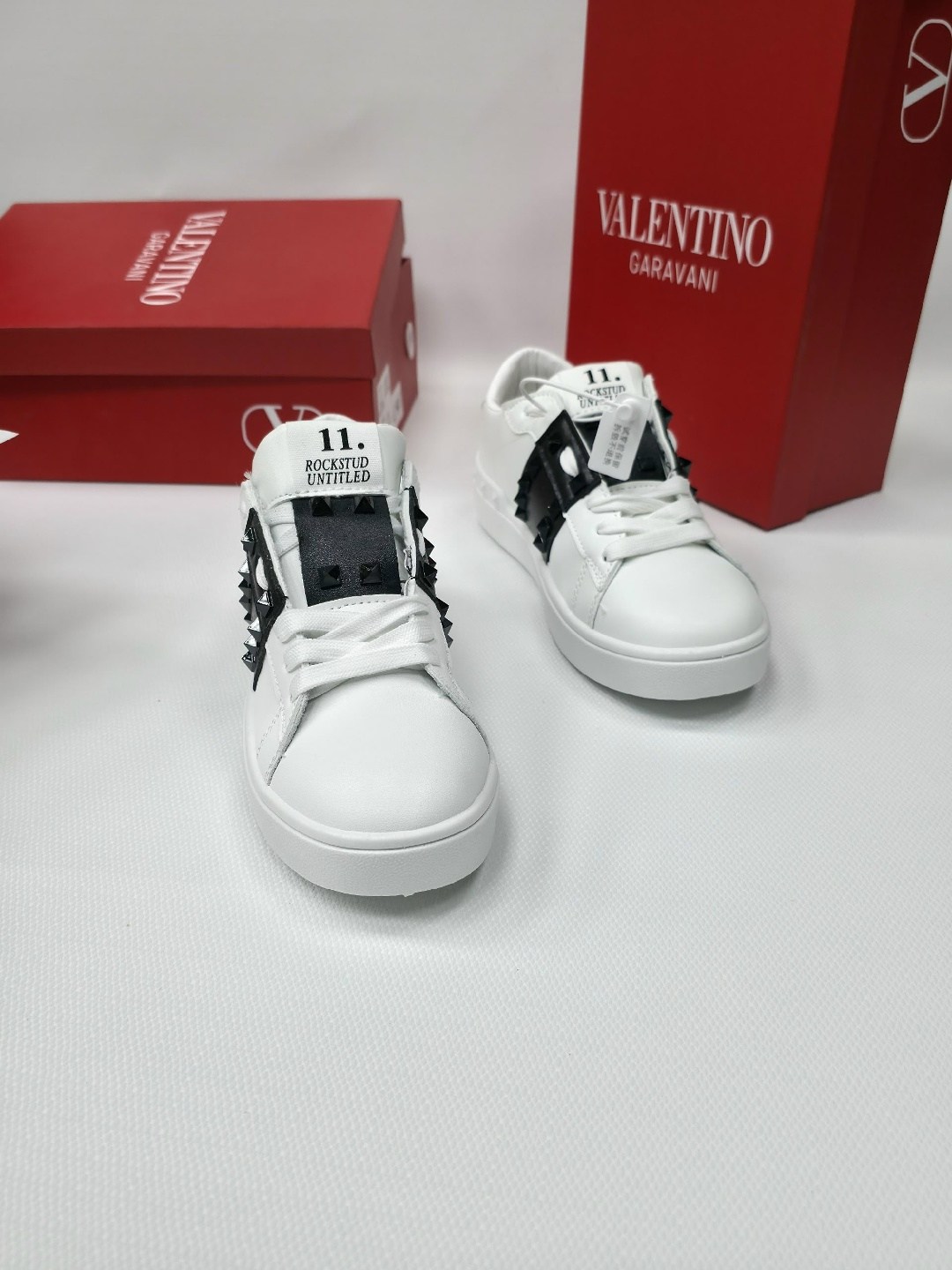 valentino кроссовки,,кеды валентино,валентино ,женская