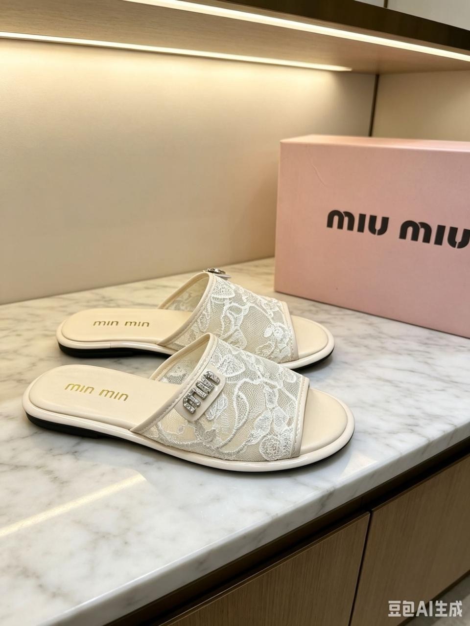 шлепанцы miu miu,кожаные шлепанцы miu miu,тапочки miu miu,,шлепанцы женские