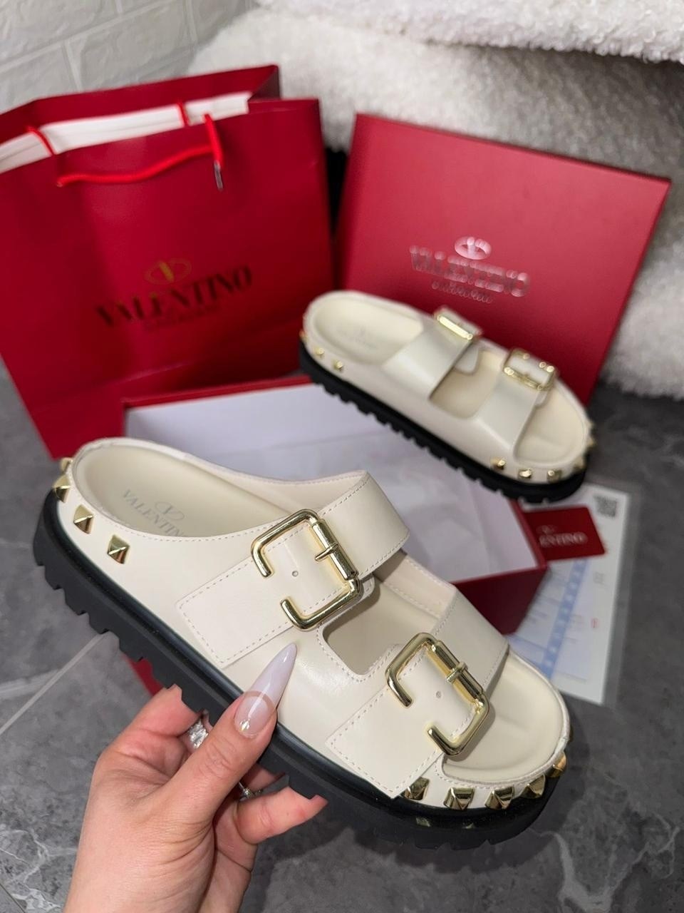 босоножки valentino,сандалии valentino,,повседневные сандалии,женские сандалии