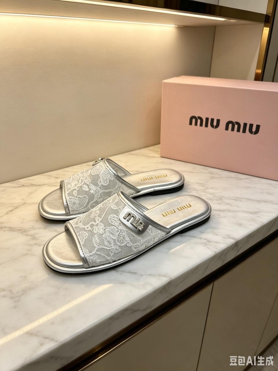 шлепанцы miu miu,кожаные шлепанцы miu miu,тапочки miu miu,,шлепанцы женские