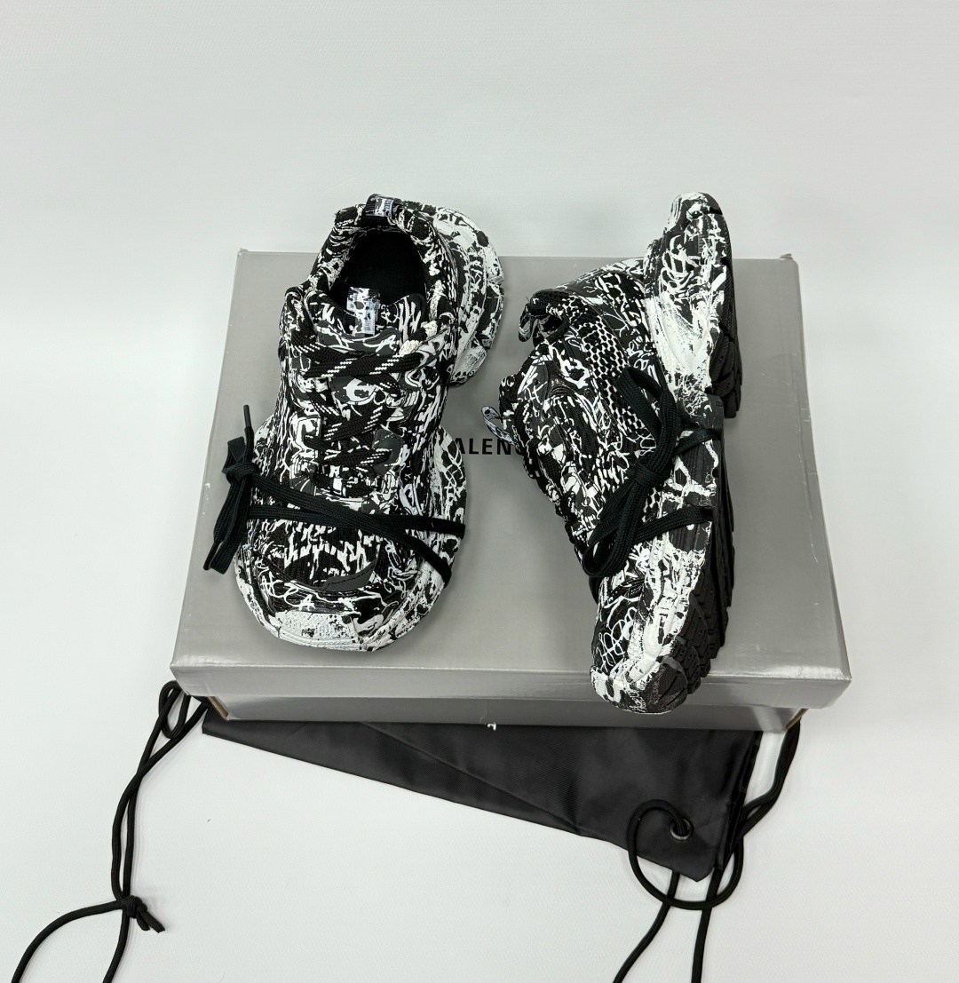кроссовки balenciaga phantom sneaker 3xl,кроссовки balenciaga,кроссовки balenciaga track sneaker 'graffiti - white black',женские кроссовки balenciaga,balenciaga кроссовки graffiti track черный