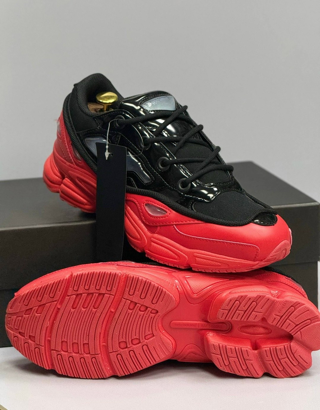 adidas ozweego 3 raf simons black scarlet,raf simons x adidas ozweego iii black red,adidas by raf simons ozweego 3 красные с черным,raf simons adidas ozweego 3,кроссовки adidas raf simons x ozweego 3