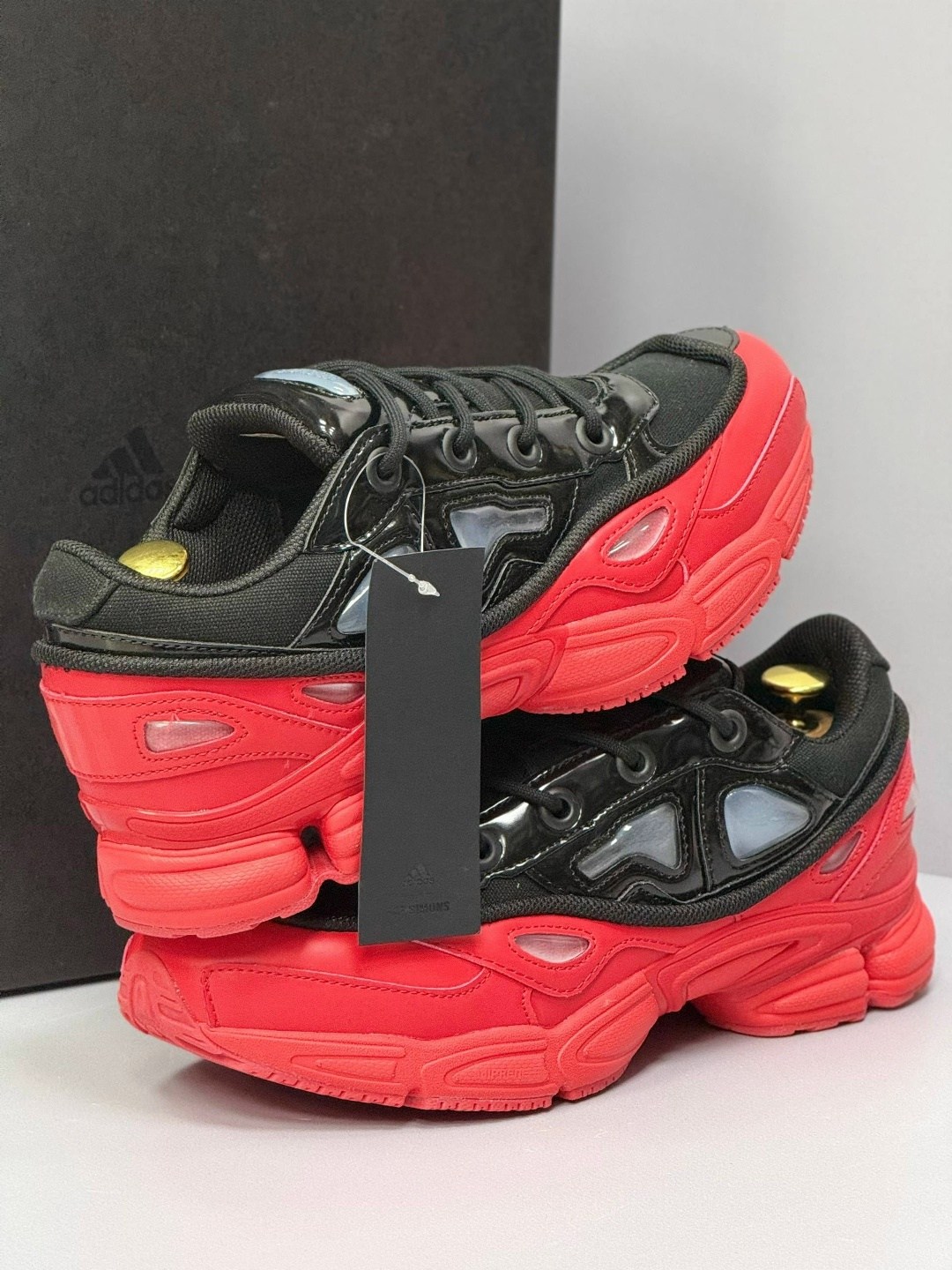 adidas ozweego 3 raf simons black scarlet,raf simons x adidas ozweego iii black red,adidas by raf simons ozweego 3 красные с черным,raf simons adidas ozweego 3,кроссовки adidas raf simons x ozweego 3