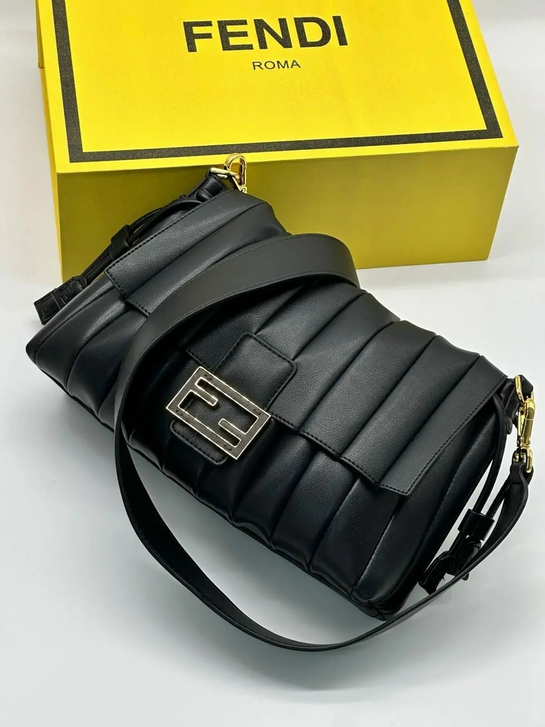 сумка fendi,женская сумка fendi,сумка fendi baguette,сумка фенди,fendi сумка fendi