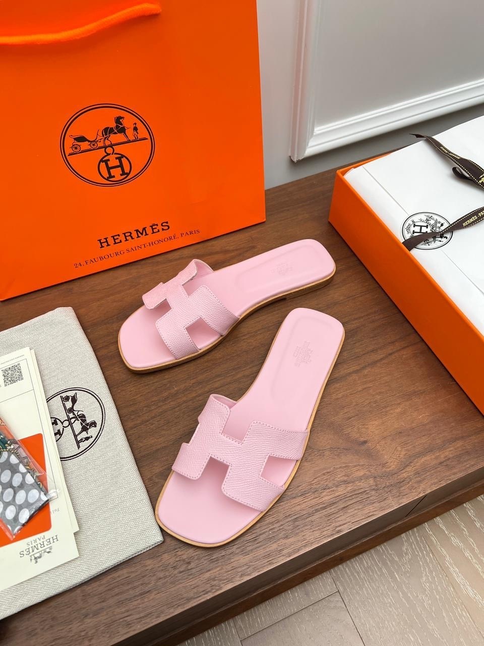 hermes шлепанцы,шлепки hermes женские,тапочки hermes,шлепки hermes,тапки hermes женские