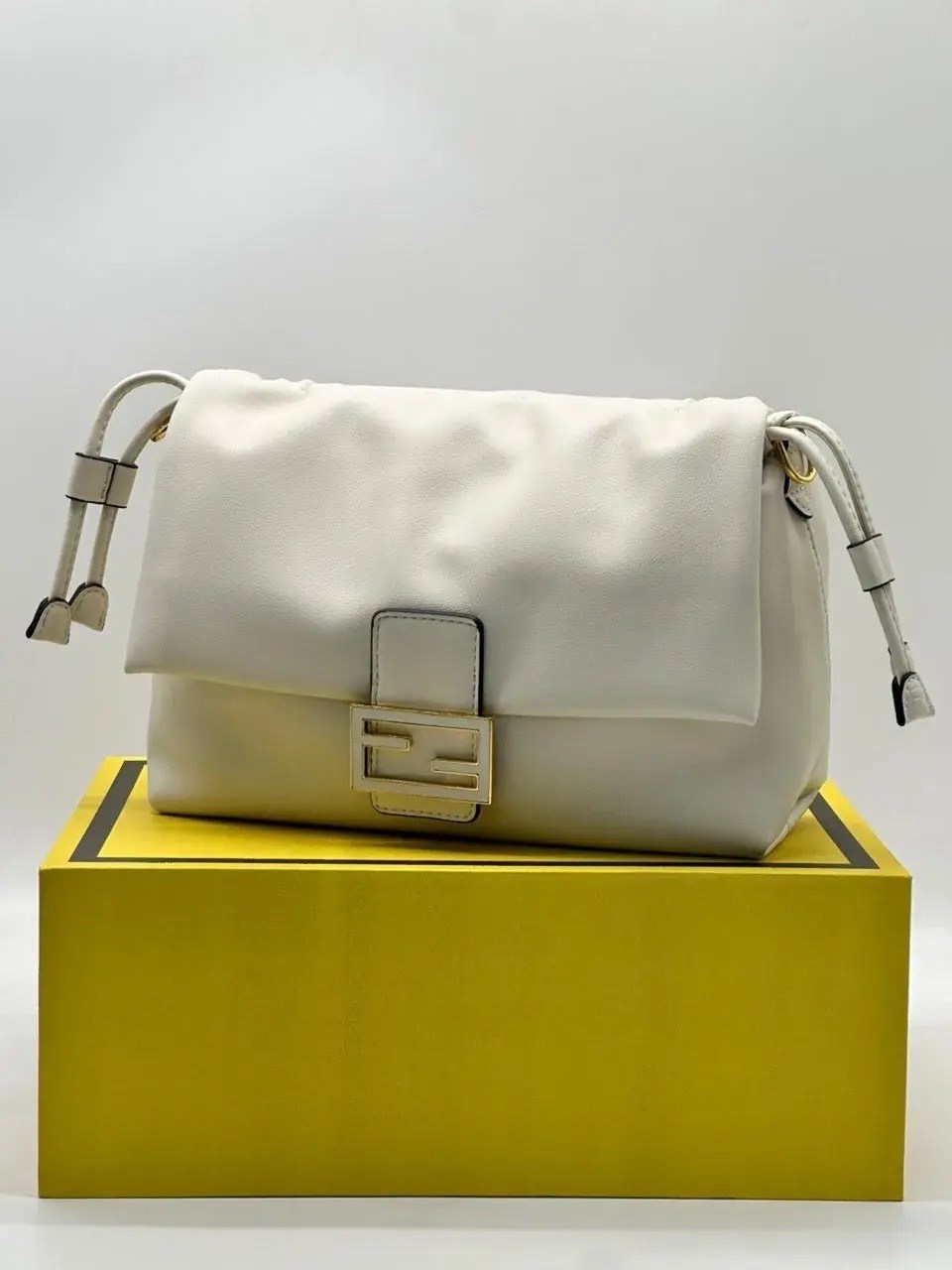 сумка fendi,женская сумка fendi,сумка на плечо fendi,сумка,фенди сумка