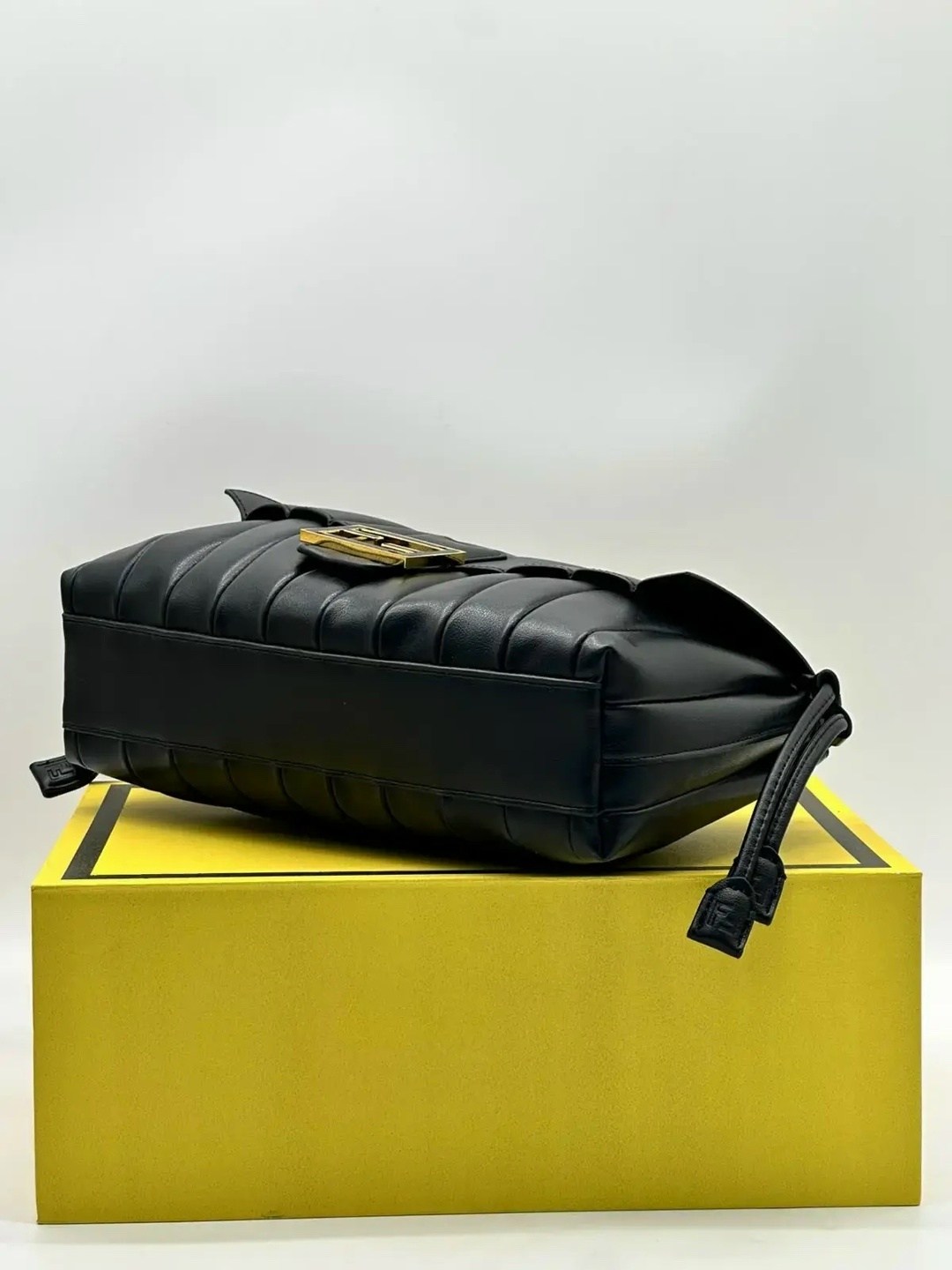 сумка fendi,женская сумка fendi,сумка fendi baguette,сумка фенди,fendi сумка fendi