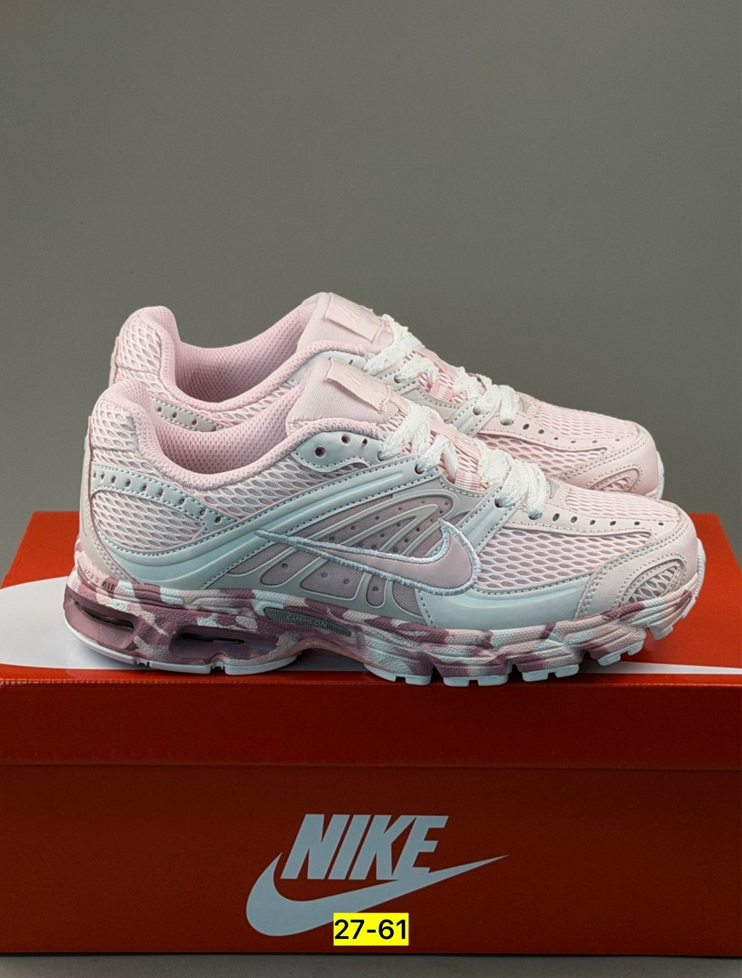 кроссовки,кроссовки женские,nike кроссовки женские,спортивные кроссовки,nike кроссовки