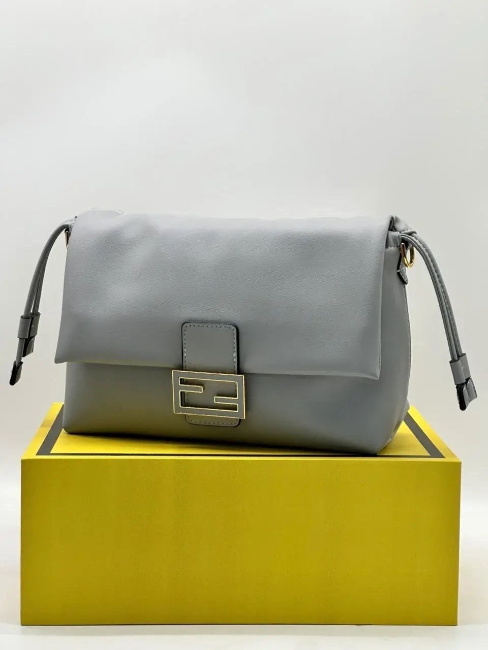 сумка fendi,женская сумка fendi,сумка на плечо fendi,сумка,фенди сумка