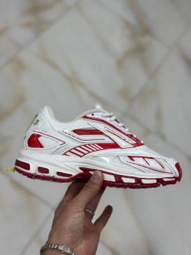 Кроссовки