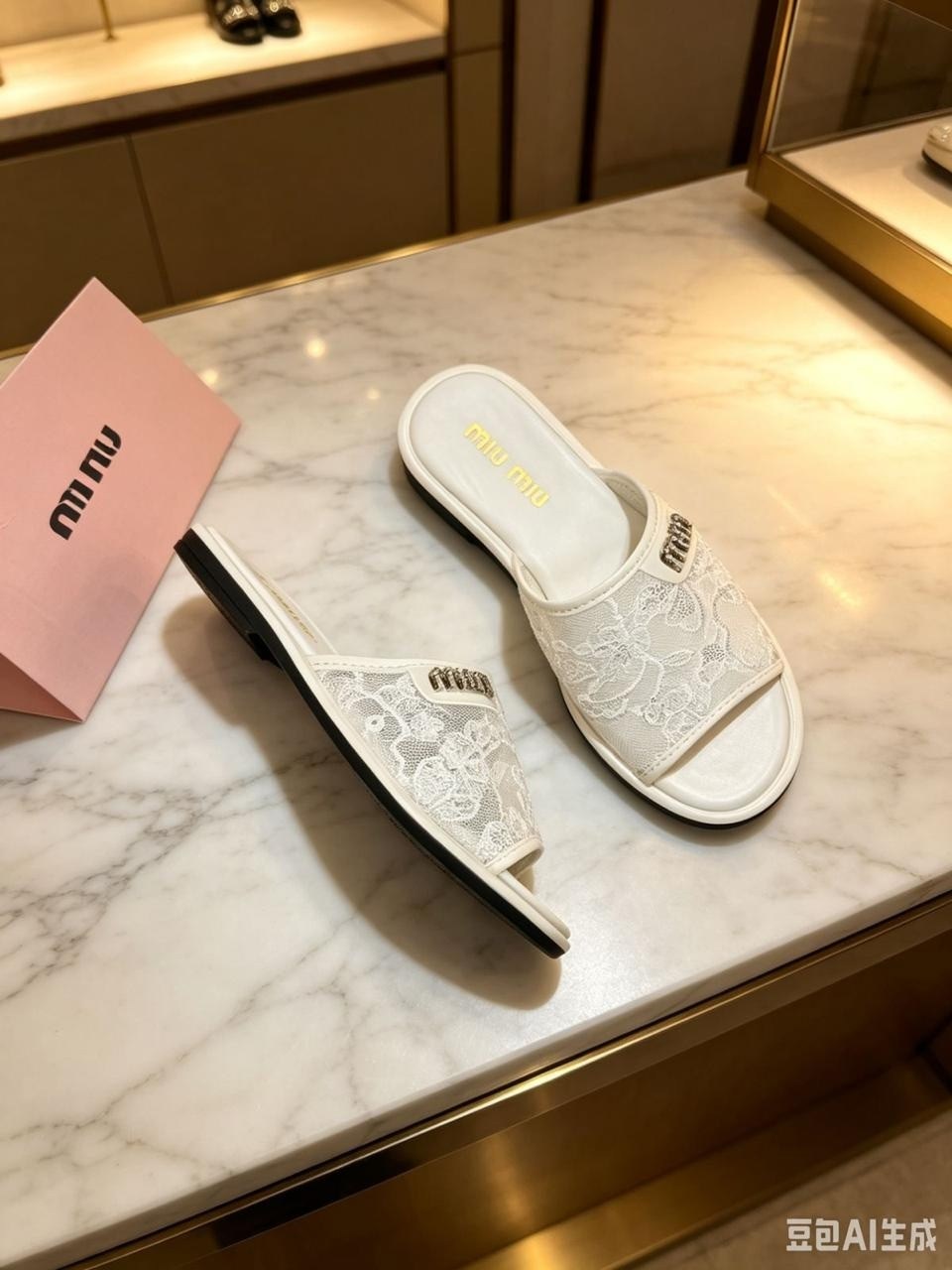 шлепанцы miu miu,кожаные шлепанцы miu miu,тапочки miu miu,,шлепанцы женские