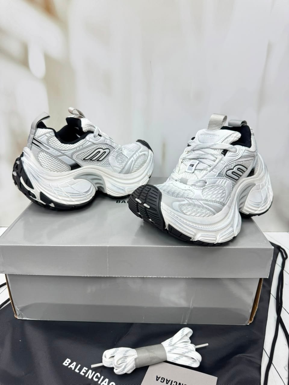 кроссовки женские balenciaga,кроссовки баленсиага cargo sneaker 10xl,balenciaga кроссовки,кроссовки женские balenciaga 10xl белые,женские кроссовки balenciaga cargo