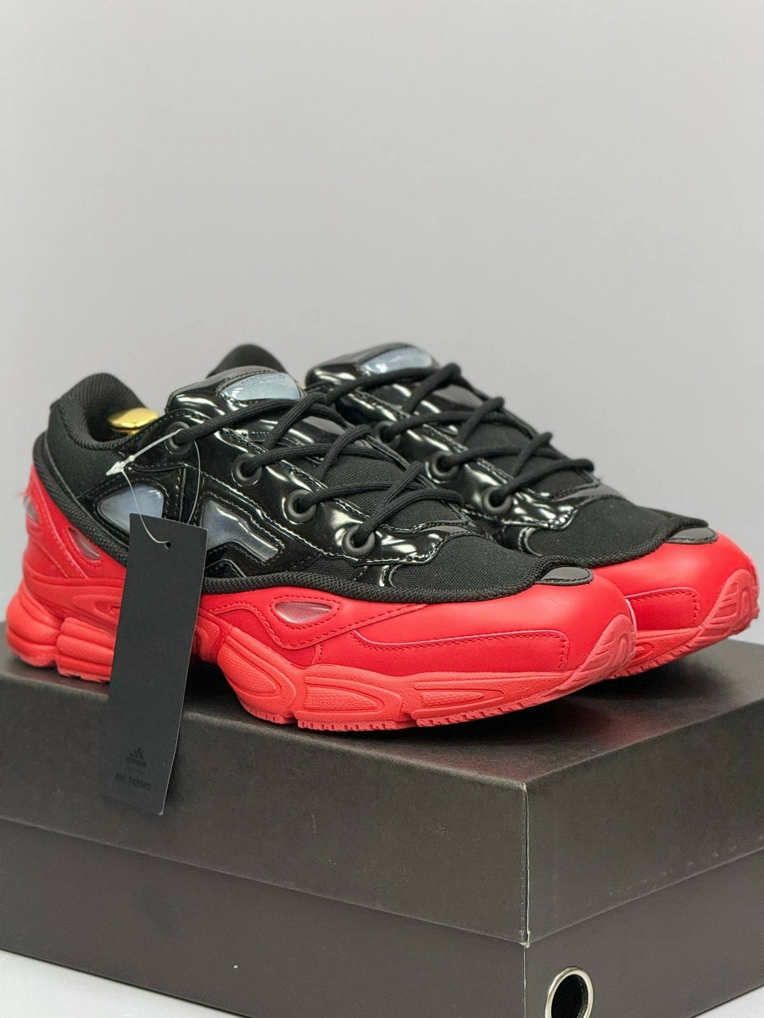 adidas ozweego 3 raf simons black scarlet,raf simons x adidas ozweego iii black red,adidas by raf simons ozweego 3 красные с черным,raf simons adidas ozweego 3,кроссовки adidas raf simons x ozweego 3