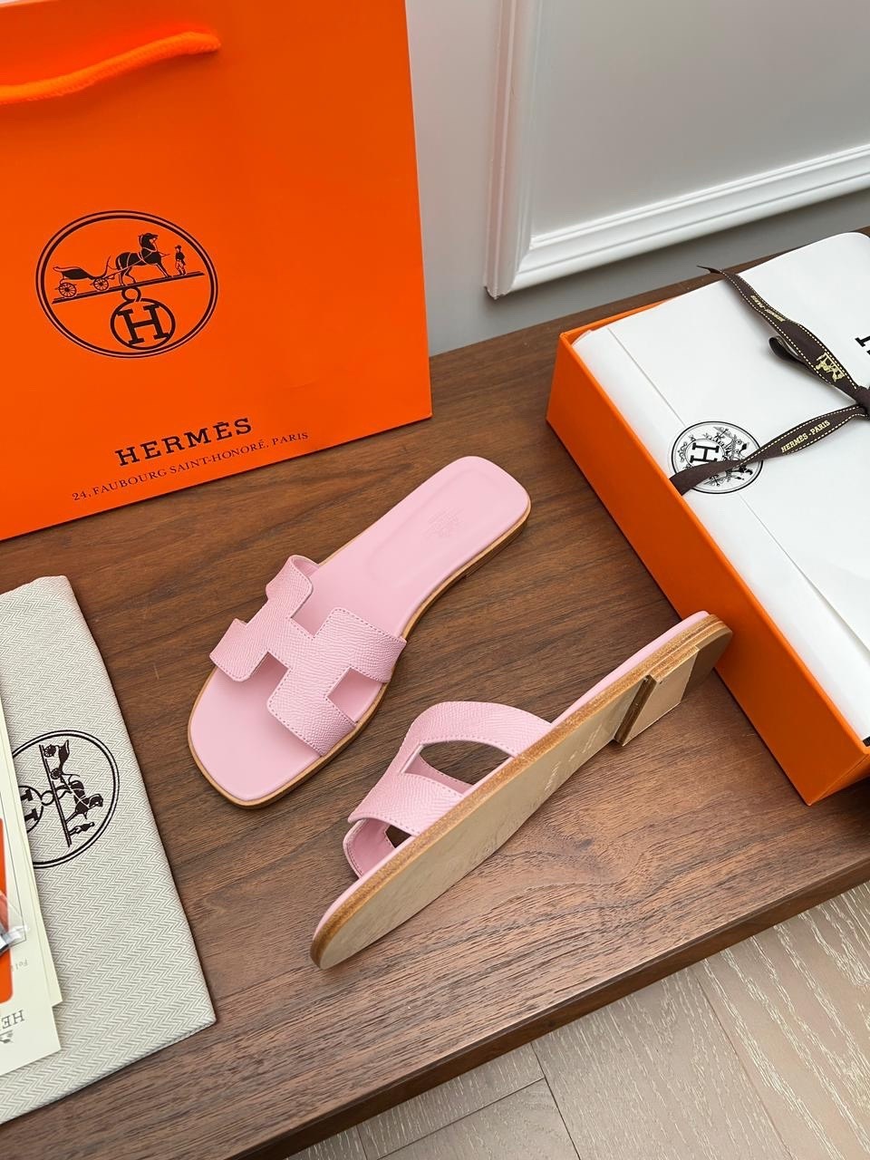 hermes шлепанцы,шлепки hermes женские,тапочки hermes,шлепки hermes,тапки hermes женские