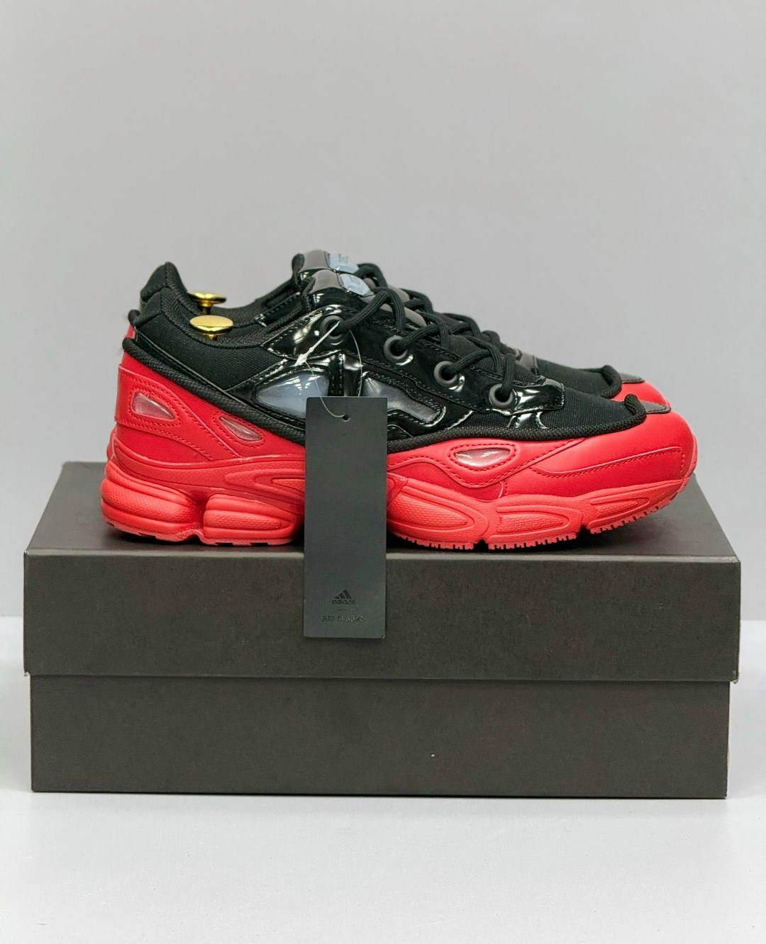 adidas ozweego 3 raf simons black scarlet,raf simons x adidas ozweego iii black red,adidas by raf simons ozweego 3 красные с черным,raf simons adidas ozweego 3,кроссовки adidas raf simons x ozweego 3