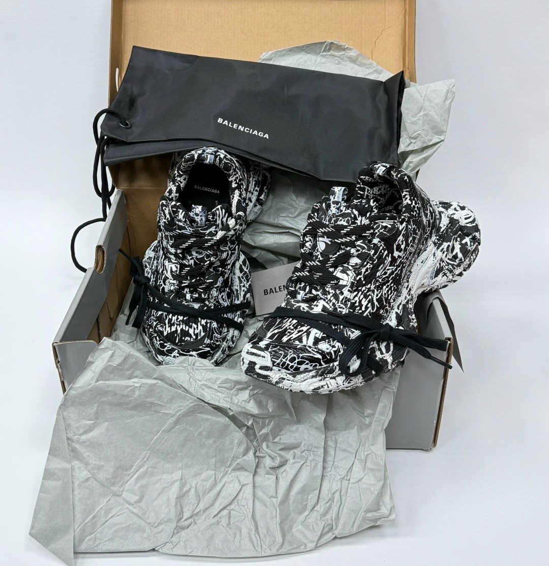 кроссовки balenciaga phantom sneaker 3xl,кроссовки balenciaga,кроссовки balenciaga track sneaker 'graffiti - white black',женские кроссовки balenciaga,balenciaga кроссовки graffiti track черный