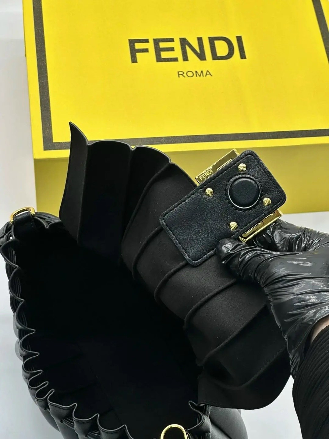 сумка fendi,женская сумка fendi,сумка fendi baguette,сумка фенди,fendi сумка fendi