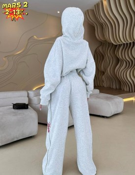 Костюм