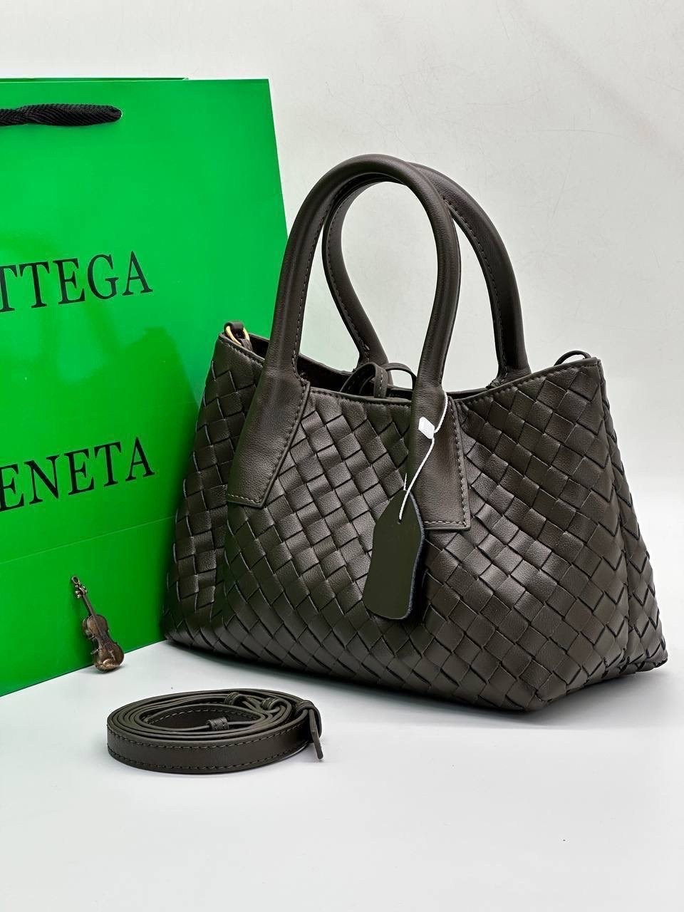 bottega veneta женская сумка,bottega veneta сумка,сумка женская bottega,сумки женские брендовые,плетеная женская сумка из кожи bottega veneta