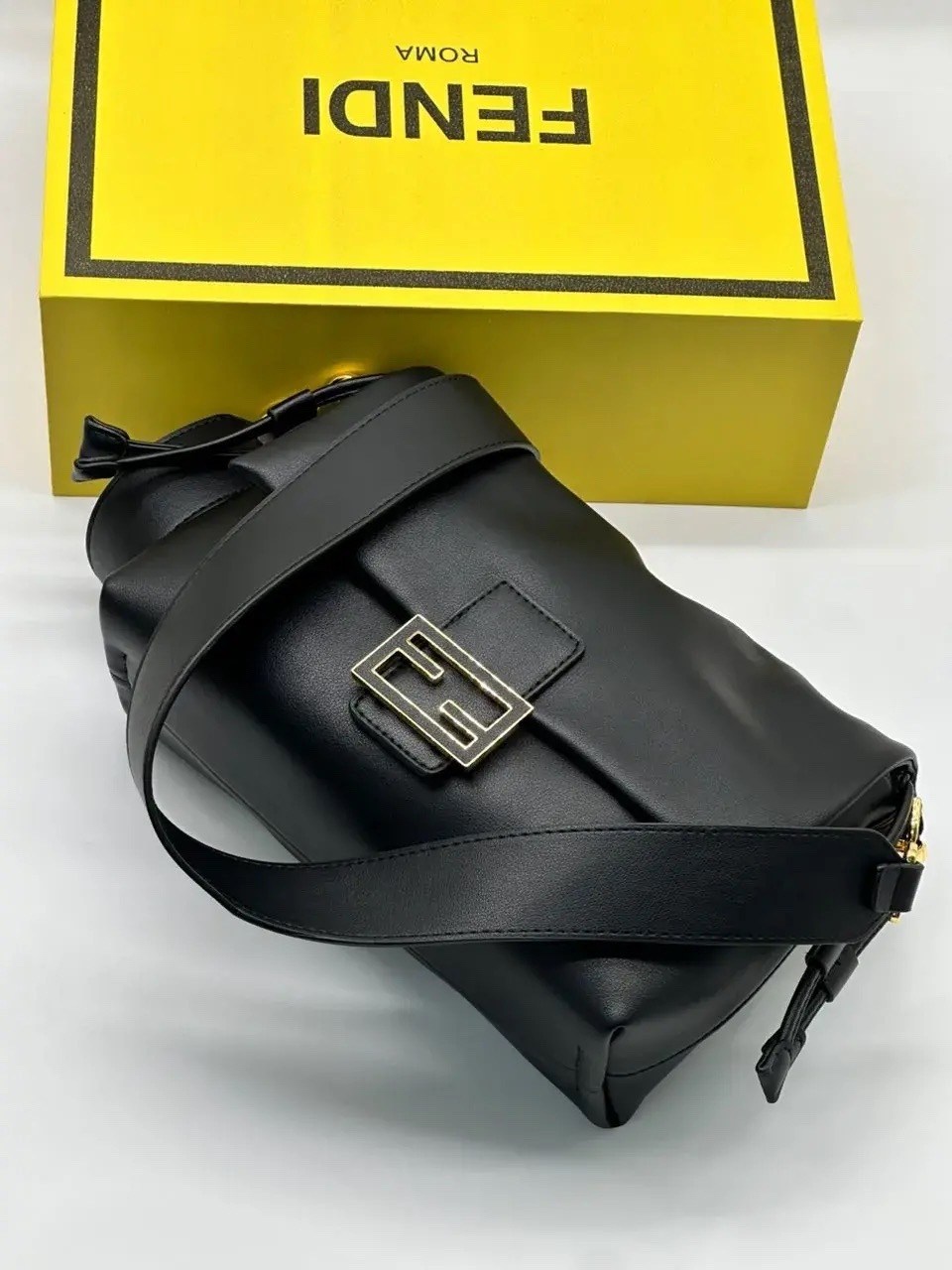 сумка женская fendi,сумка fendi,fendi сумка на плечо,сумка,сумка фенди оригинал