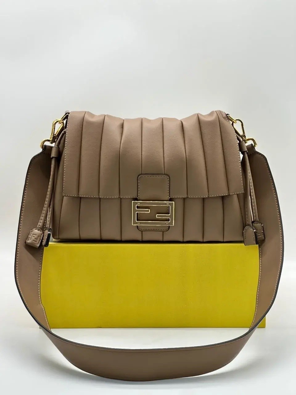 fendi сумка,женская сумка fendi,сумка fendi baguette,сумка,fendi багет сумка