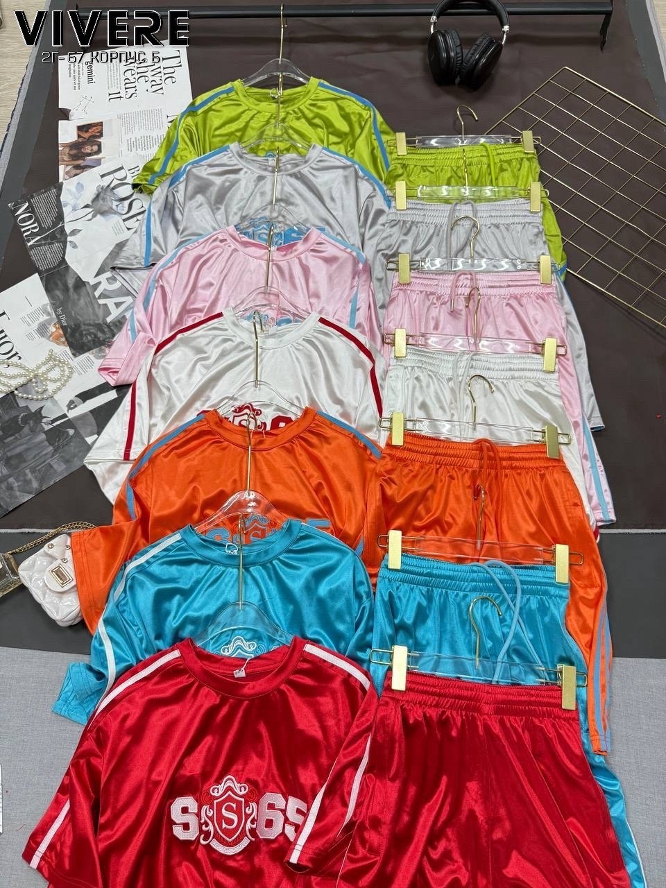 спортивные костюмы,повседневный костюм,женский костюм,одежда стильная,костюм атласный